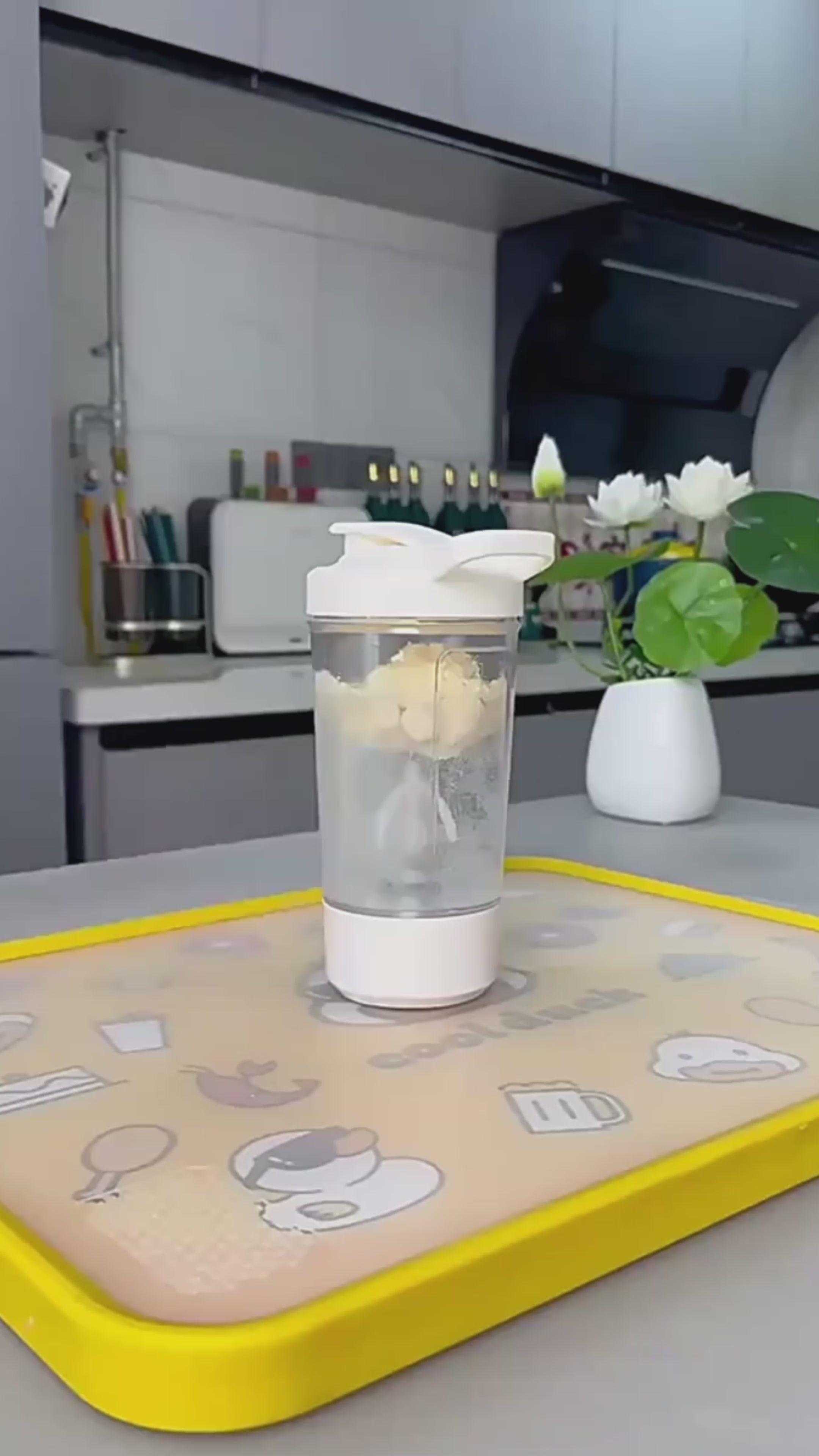 Shaker Eléctrico Pro: Vaso Batidor Automático de Alta Potencia para Proteína y Suplementos. Mezcladora Portátil Recargable USB, Sin Grumos, Diseño Deportivo.